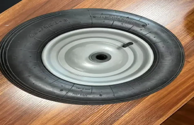 ¿Cuál es la mejor rueda de carretilla para terrenos irregulares?